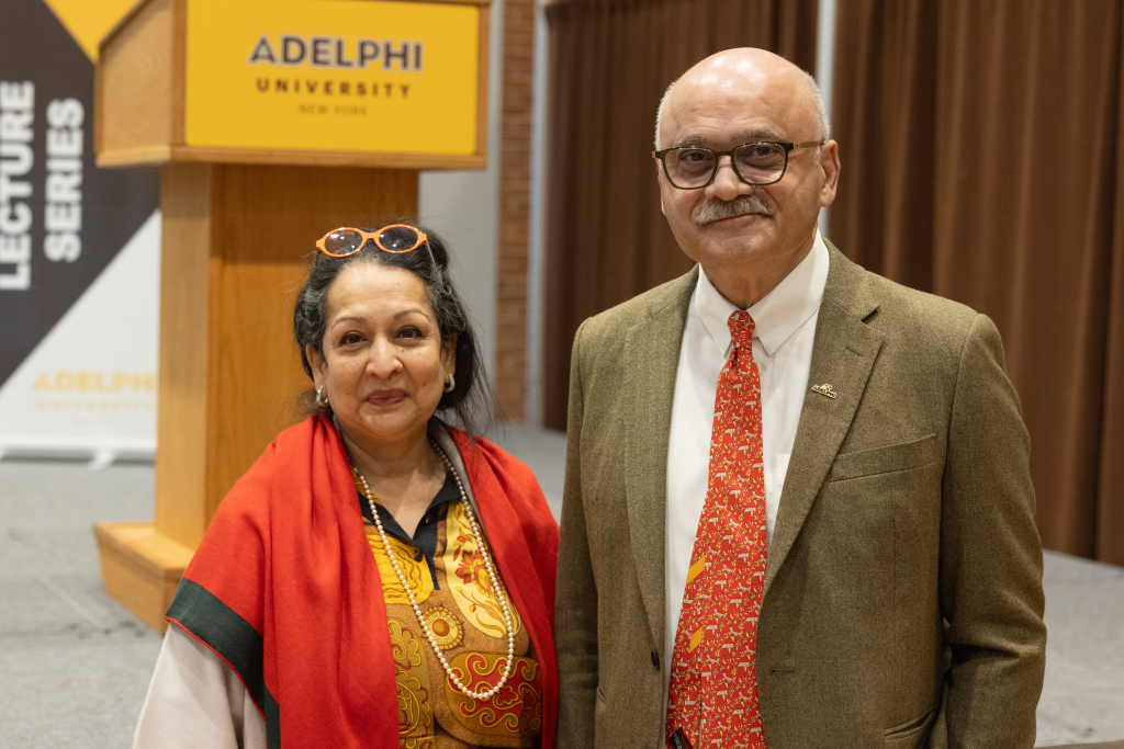 Bharat Bhisé MBA ’78 and his wife, Swati Bhisé at Adelphi University